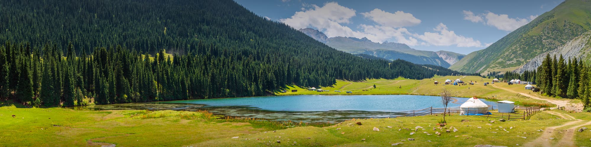 Voyage Forêts, collines, rivières et lacs Kirghizistan © ROMAN_P / Adobe Stock