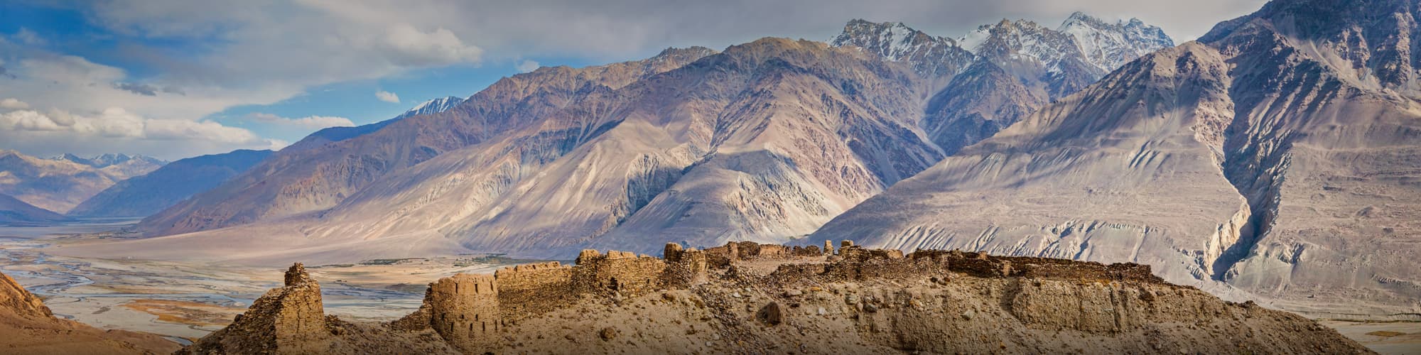 Voyage Montagne Tadjikistan © primkulov / Adobe Stock
