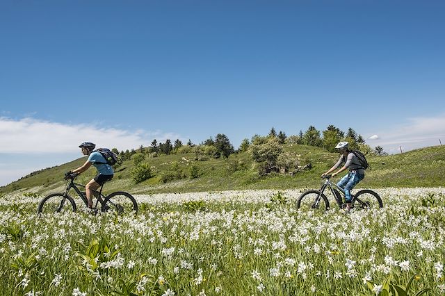VTT / Gravel : La grande traversée du Jura en VTT électrique Voyage La grande traversée du Jura en VTT électrique