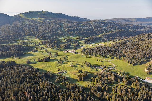 VTT / Gravel : La grande traversée du Jura en VTT électrique Voyage La grande traversée du Jura en VTT électrique