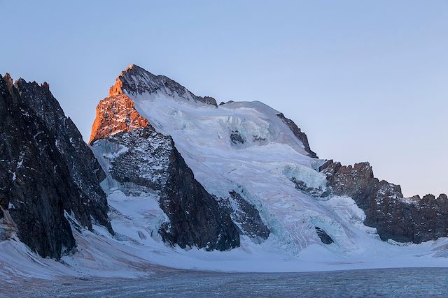 Alpinisme : Mon premier 3000, la Roche Faurio (3730m) Voyage Mon premier 3000, la Roche Faurio (3730m)