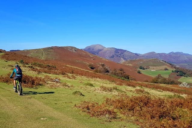 VTT / Gravel : A la découverte du Pays basque en VTT électrique Voyage A la découverte du Pays basque en VTT électrique