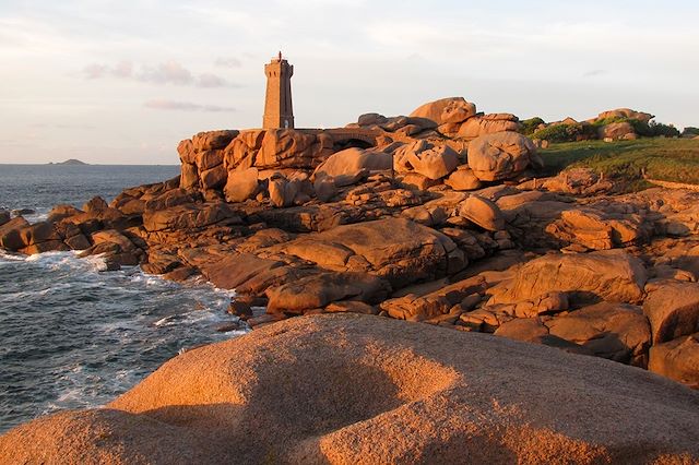 Voyage La côte de Granit Rose