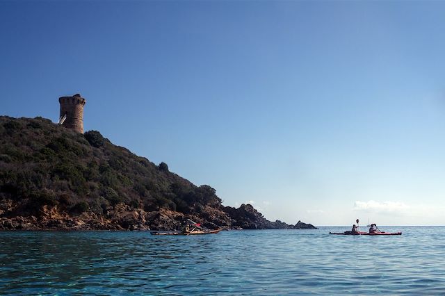Kayak et canoë : Les criques cachées de Corse en kayak Voyage Les criques cachées de Corse en kayak