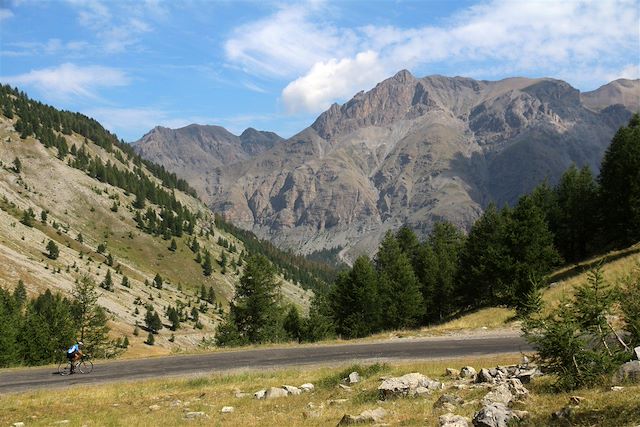 Forêts, collines, rivières et lacs : La traversée des Alpes françaises en vélo de route Voyage La traversée des Alpes françaises en vélo de route