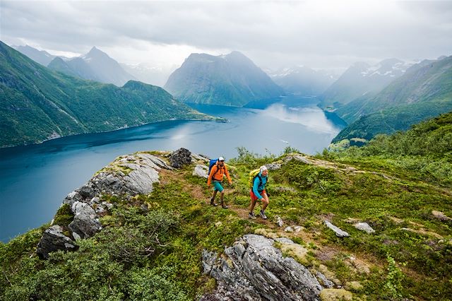 Voyage Kayak et randonnées dans le Hjørundfjord