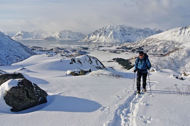 Aurores boréales : La magie hivernale aux îles Lofoten Voyage La magie hivernale aux îles Lofoten