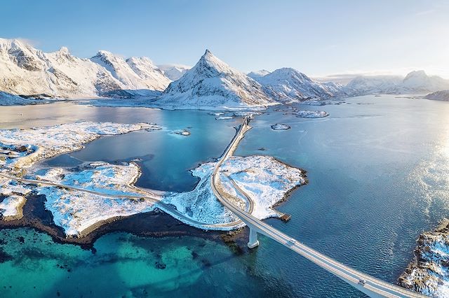 Aurores boréales : La magie hivernale aux îles Lofoten Voyage La magie hivernale aux îles Lofoten