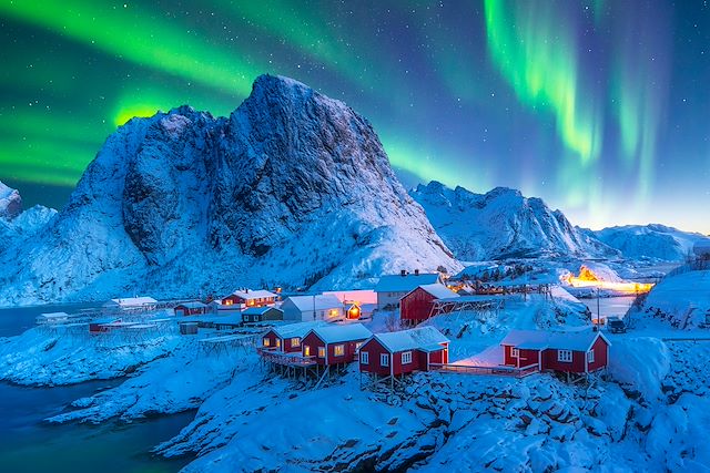 Aurores boréales : La magie hivernale aux îles Lofoten Voyage La magie hivernale aux îles Lofoten