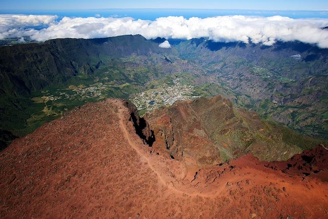 Voyage : Du cœur de Mafate au Piton de la Fournaise Voyage Du cœur de Mafate au Piton de la Fournaise