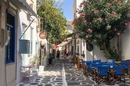 Les îles cycladiques Naxos et Paros