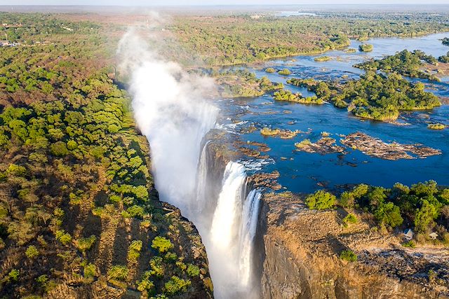 Voyage Safaris au cœur de Hwange et Chutes Victoria