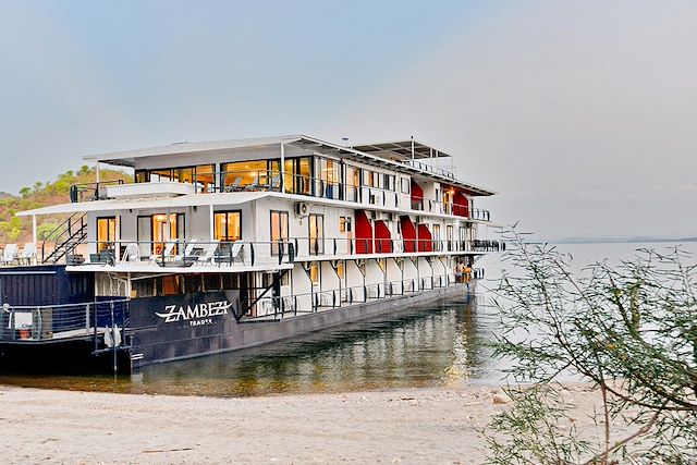Brousse et Savane : Croisière Safari et Chutes du Zambèze Voyage Croisière Safari et Chutes du Zambèze