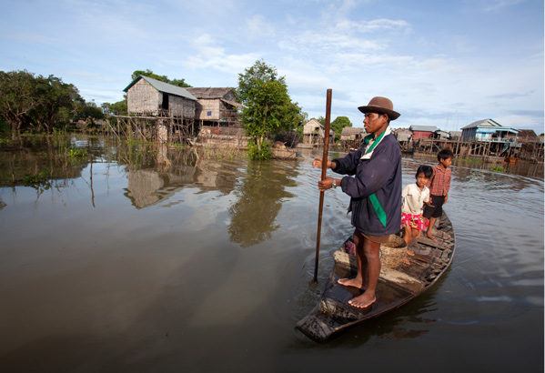 Habitants du village de Kompong Phluk - Cambodge © Keat Tunier